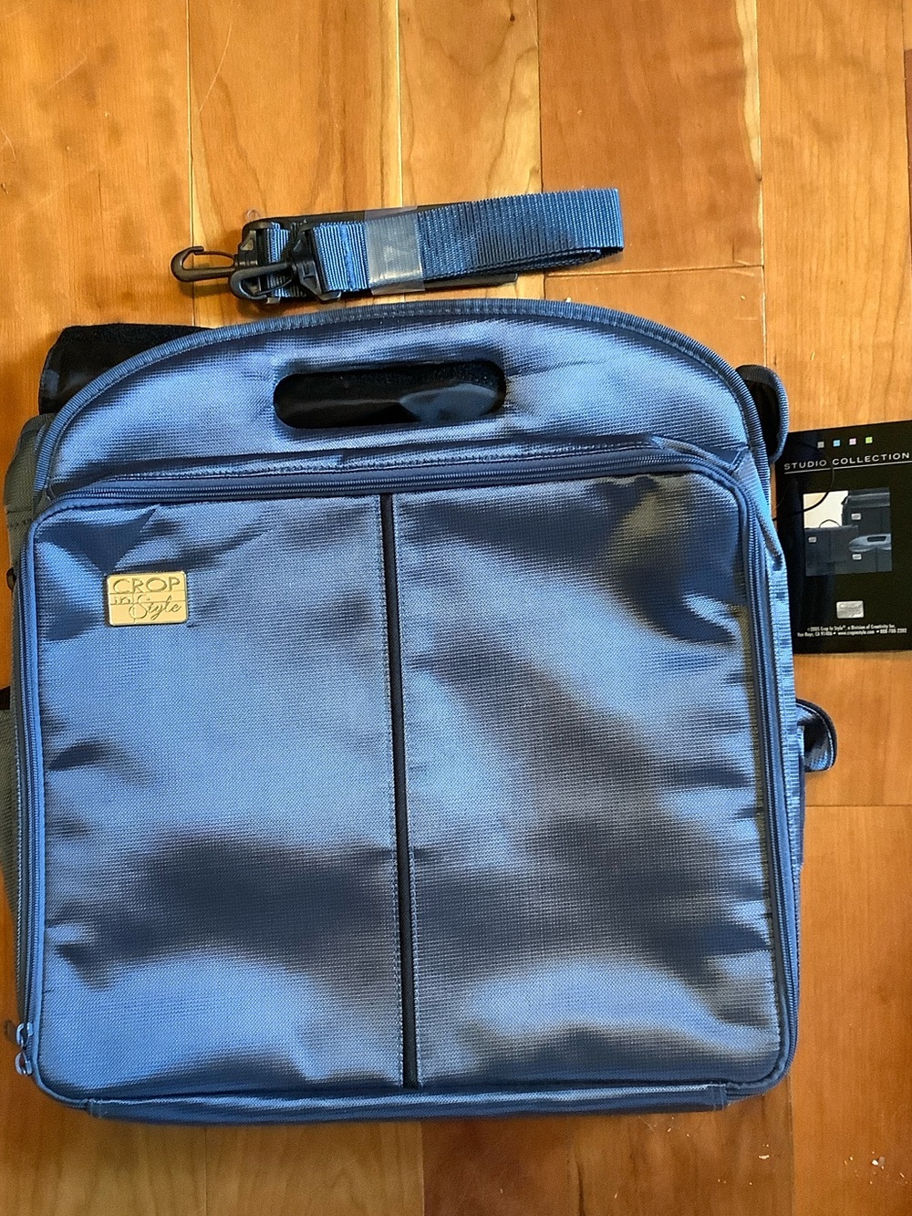 Crop in Style Scrap Book Tote. NWT